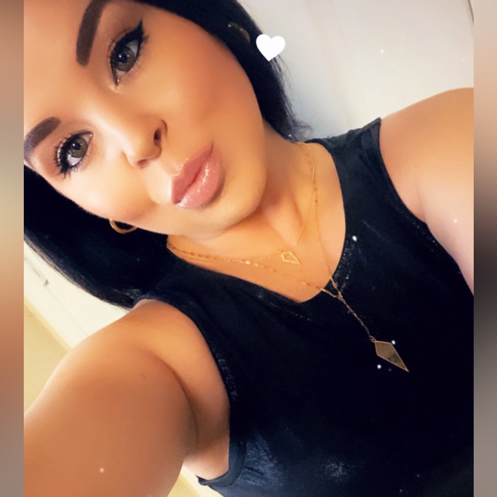 Meet your Posher, Alesha